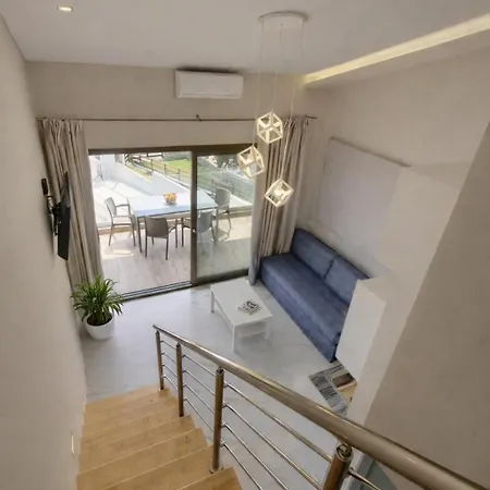 Mpl & Maisonettes לימנריה